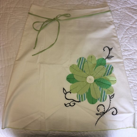 Heart & Soul Dresses & Skirts - Heart & Soul Cotton White Green Skirt Applique Flowers Leaves Embroidered Size 5